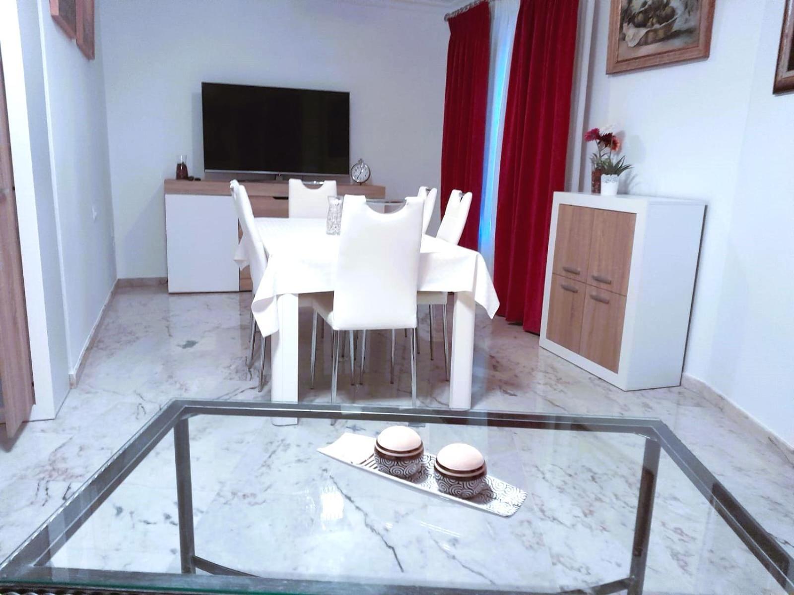 Plaza San Fernando Apartment Carmona  Bagian luar foto